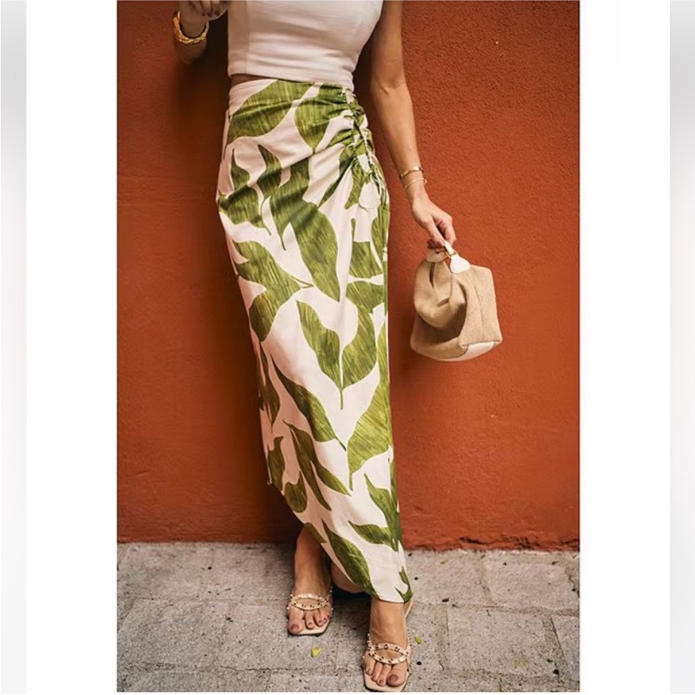 NWT Antonio Melani x M.G. Style Lyons Printed Faux Wrap Asymmetric Skirt